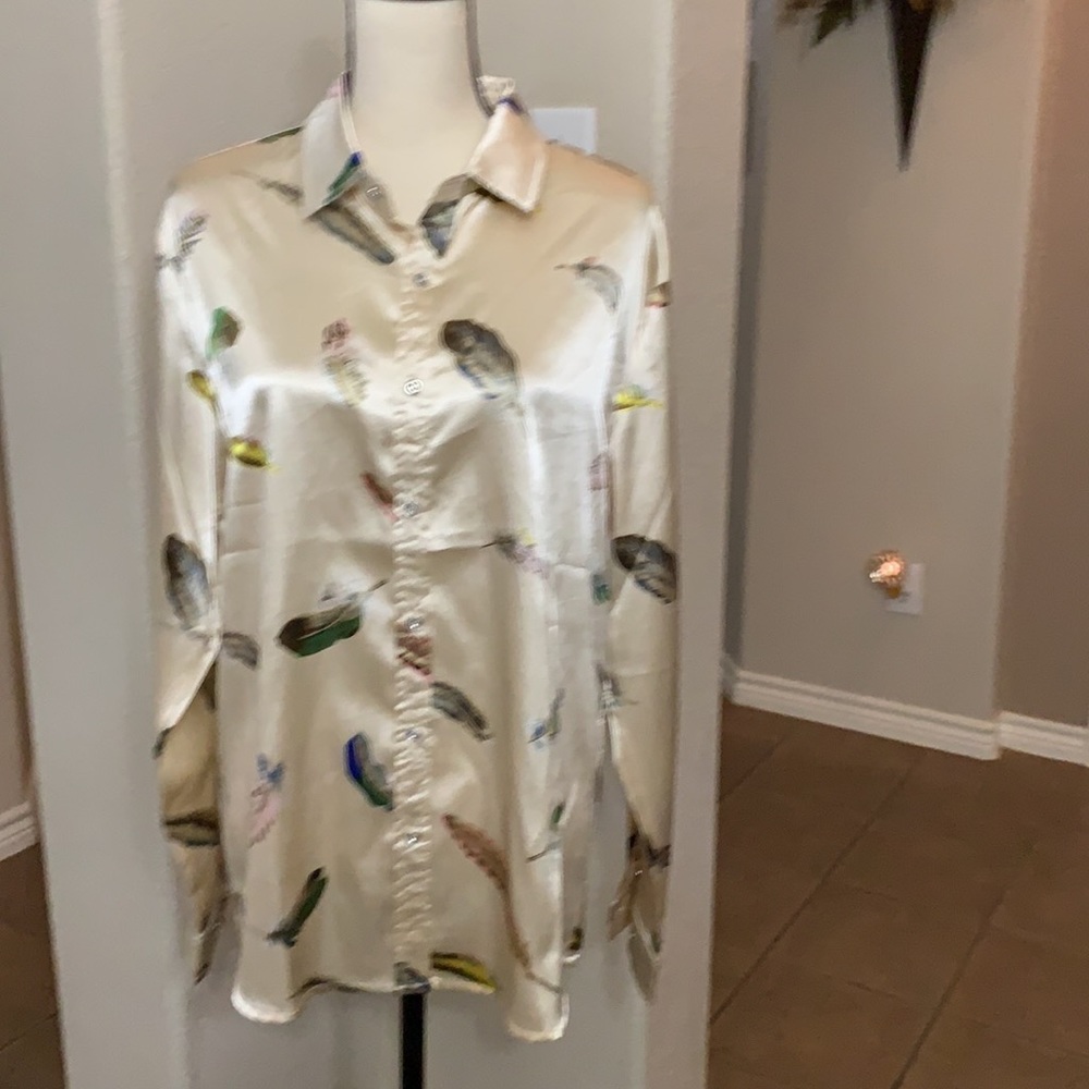 ZEROYAA cream with feather print silky shirt
